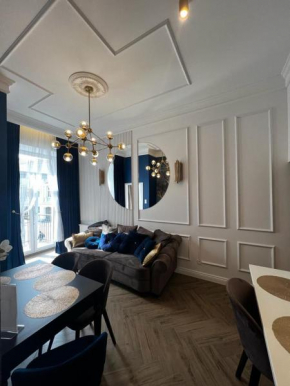 Family & Business Sauna Apartments Sienkiewicza Wesoła No 5 Centrum Downtown - 2 Bedroom with Private Sauna, Bath with Hydromassage, Parking - NEW!